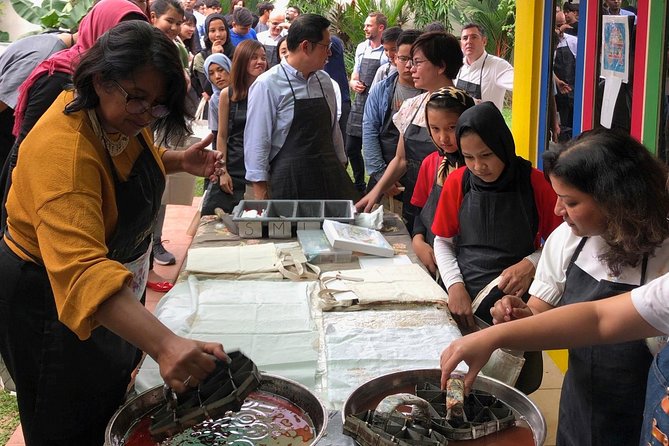 Batik Bag Painting Workshop by myBatik - A 90-Minute Batik Bag Painting Workshop Near Kuala Lumpur’s Big Sights