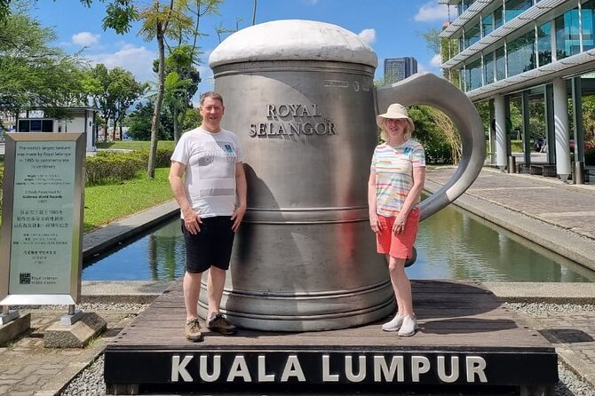 Batu Caves & Malaysian Handicraft Tour: Pewter & Batik Experience - Batu Caves: the 272 steps, the temple mood, and the monkeys