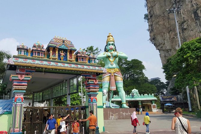 Batu Caves Tour from Kuala Lumpur - Hotel Pickup, Air-Conditioned Ride, and the Role of the English-Speaking Driver