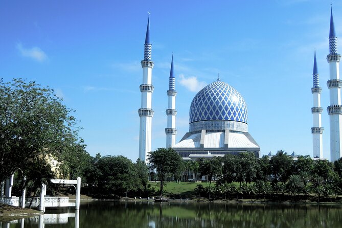Blue Mosque And Batu Caves Private Tour from Kuala Lumpur - Batu Caves in 90 Minutes: Caves, Temples, and Monkeys