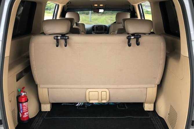 ~Chauffeur: Johor Bahru to Singapore MPV Transfer - Pickup setup, white card handling, and what happens at immigration