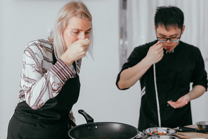 Chef Samuel's Private Malaysian Cooking Class with Wet Market Tour - Inside the cooking studio: 1-to-1 method, spices, and pacing
