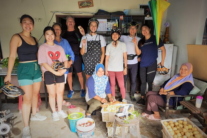 Countryside Cycling Tour. T1.0 by Matahari - Guides SJ and Princilia: the local knowledge is the secret ingredient