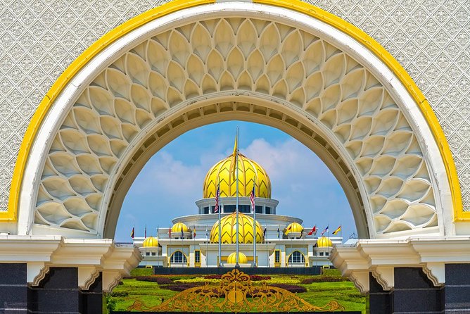 Day Trip frm Port Klang: Kuala Lumpur Famous Landmarks with Lunch - Petronas Twin Towers and KLCC Park: Seeing the Modern Icons Fast
