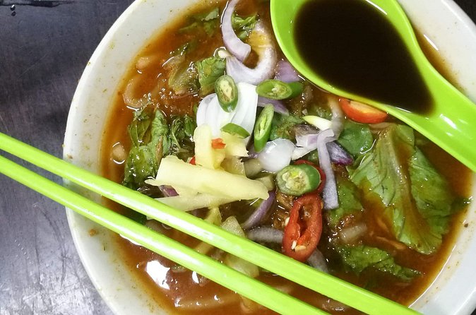 Eat Like A Local: Penang Street Food Tour - Astaka Sungai Pinang Food Court: Noodles, Rotis, and Local Drinks