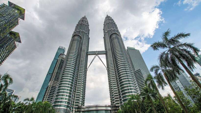 From KLIA or Port Klang: Kuala Lumpur Transit Tour - Petronas Twin Towers and KL Tower Photo Stops: Big Scale, No Ticket Pressure