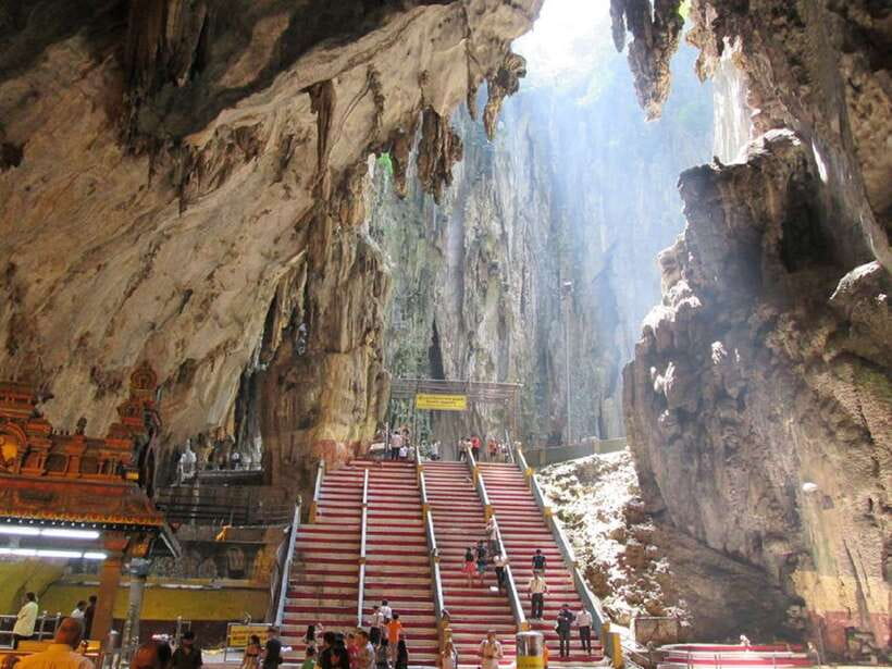 From Kuala Lumpur: Batu Caves Cultural Temple Tour - Chinatown shopping and Central Market time, with food-stall energy