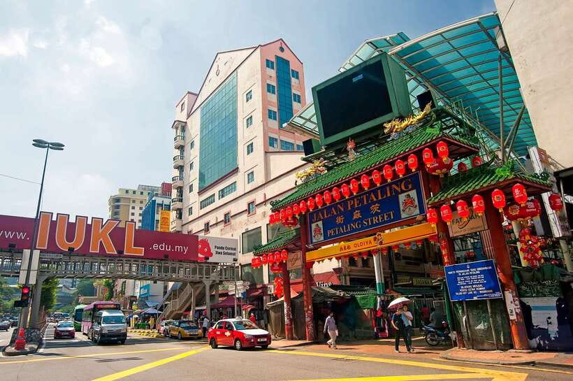 From Kuala Lumpur: Batu Caves Cultural Temple Tour - Price and logistics: why $34 can feel like a good deal
