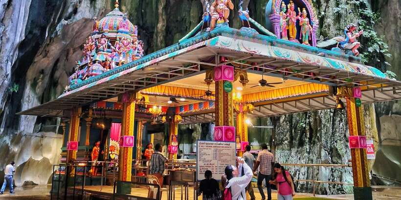 From Kuala Lumpur: Colmar Tropicale and Batu Caves Day Trip - Colmar Tropicale: a French-style town in Selangor