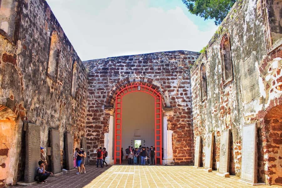 From Kuala Lumpur: Historical Melaka Day Tour with Lunch - Jonker Street, the Place to Browse Like a Local