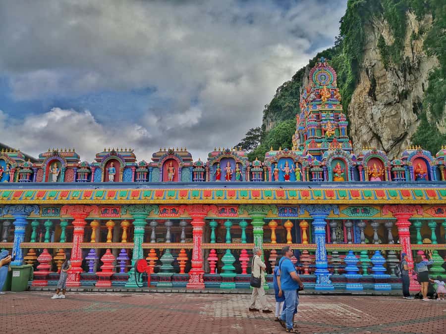 From Kuala Lumpur: Kuala Gandah Elephant Sanctuary Day Trip - Batu Caves photo stop at 30 minutes, and why timing matters