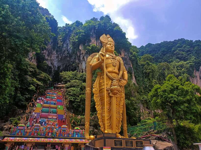 From Kuala Lumpur: Private Batu Caves Cultural Tour - Ramayana Caves and Suyambu Lingam, Epic Characters in Stone and Light