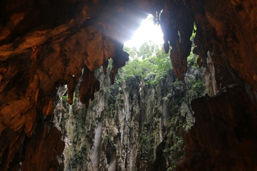 From Kuala Lumpur: Private Batu Caves Cultural Tour - Batik at East Coast Batik (Batik CHONG), Wax, Dying, and What to Buy