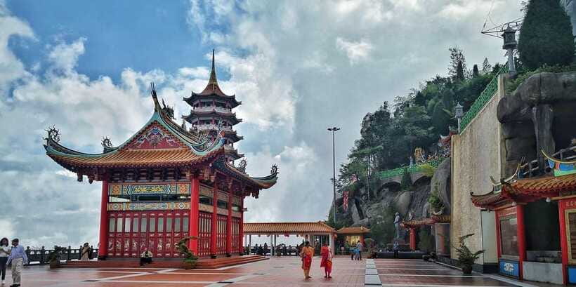 From Kuala Lumpur: Private Genting Highlands Day Trip - Shopping at the Top, Plus the Theme Park Reality Check