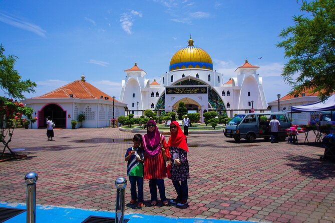 Full day in Malacca Historical Private Tour in Kuala Lumpur - Jonker Street After Lunch Time: Antiques, Food Stops, And People Watching