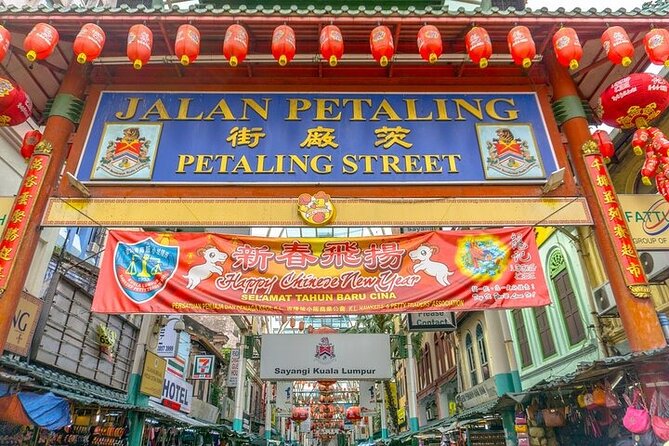 Full Day Kuala Lumpur City Tour with Petronas Twin Tower Tickets - Petronas Twin Towers as your fixed point in a flexible day