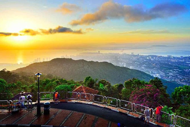 Full Day - Penang Tour Including Penang Hill Tickets (Fast Lane) & Lunch - Temple start: Wat Chayamangkalaram and Dhammikarama Burmese Temple