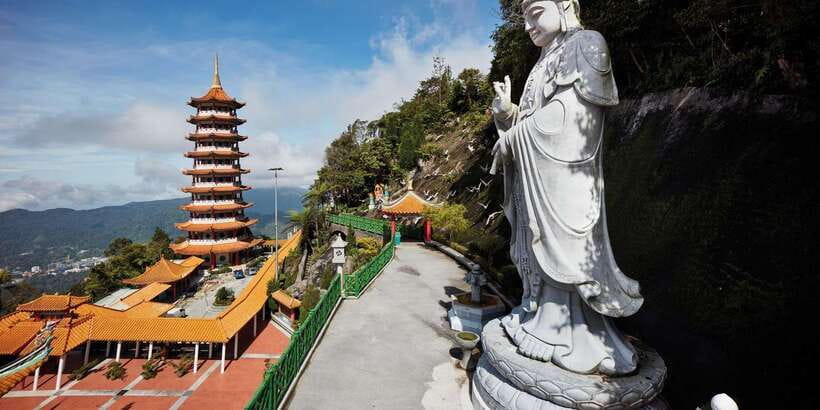 Genting Highlands Tour with Cable Car - The day’s route: pickup, Batu Caves, then the climb