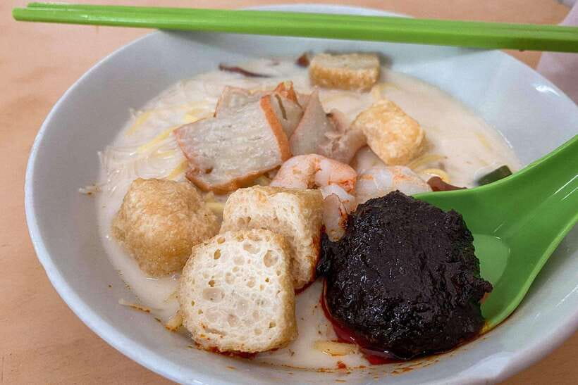 George Town: Authentic Food Tour with 12+ Tastings - Floating villages stop, where food becomes a community story