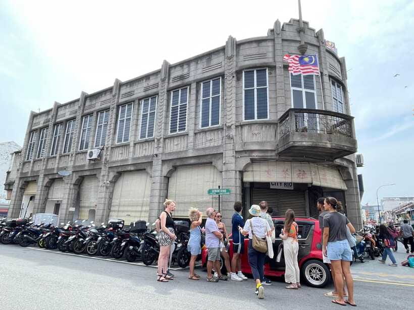 George Town: Heritage Walking Tour with Street Food Tasting - Street food sampling: eating with context (and finding your new favorites)