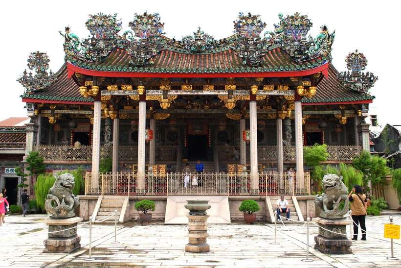 George Town: Private Half-Day Historical City Tour - Getting Picked Up and Moving at a Comfortable Pace