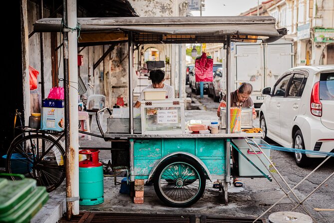 Good Morning Penang Food Tour with 15+ Tastings - Char Koay Kak: Smoky Radish Cake and the Street-Fryer Skill Test