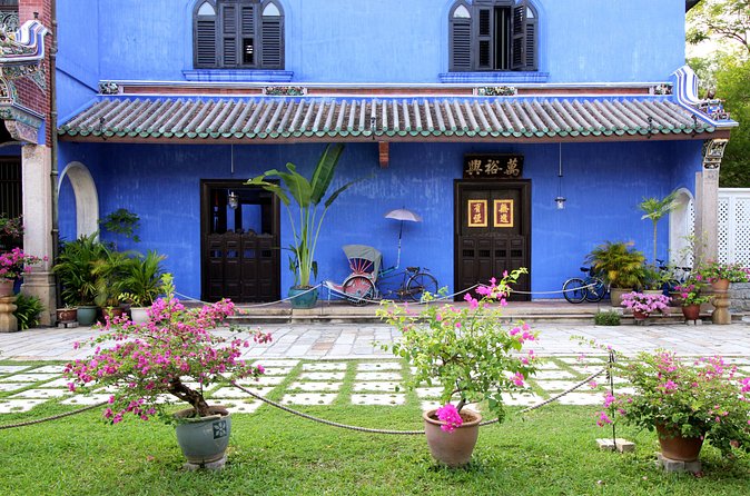 Guided Tour of Cheong Fatt Tze's Blue Mansion in George Town - Architecture explained: Chinese and Western influences you can spot