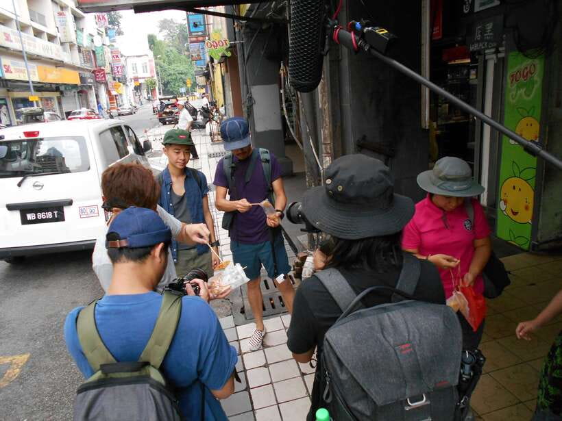 Hidden Kuala Lumpur: 4-Hour Bike Tour - First Pedals in Kuala Lumpur, Meeting Q Cafe and Getting Set for the Maze