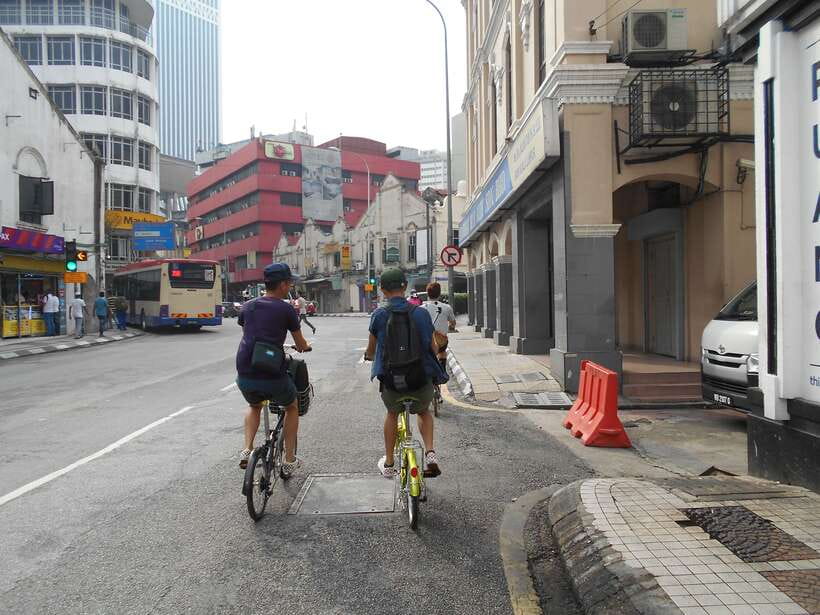 Hidden Kuala Lumpur: 4-Hour Bike Tour - The Hidden Alley Segment: Old and New Kuala Lumpur Connect in Real Life