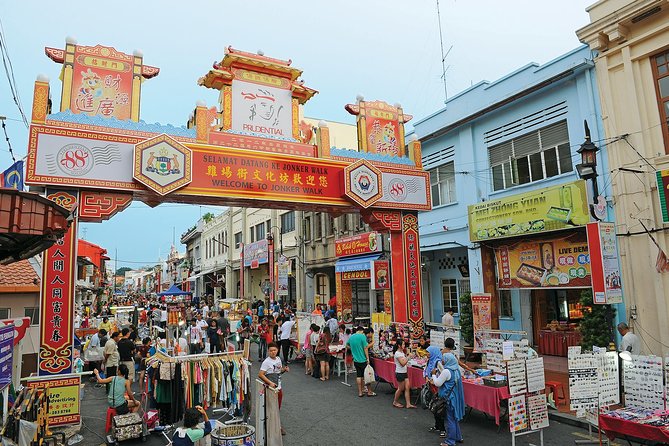 Historical Malacca Tour with Lunch from Kuala Lumpur - A Famosa fortress and Porta de Santiago: Portuguese roots, British control, and what remains