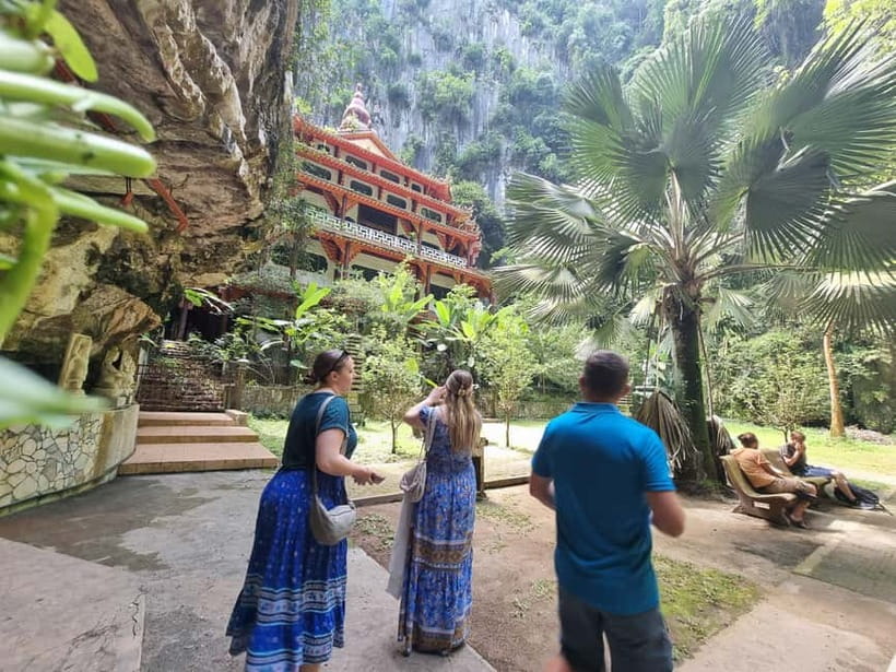 Ipoh Cave Temples Tours - Mirror Lake at the End: Boat Time and White Coffee Peace