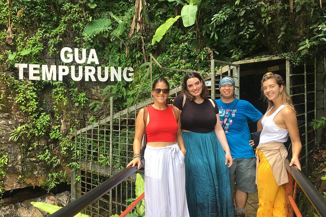 Ipoh Gua Tempurung, Caves Temples, Mirror Lake and Castle Tours - A Private Day Around Ipoh Caves, Temples, and Castle Legends