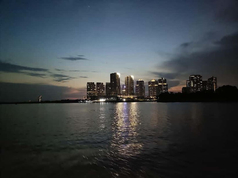Johor Bahru: Brooklyn Cruise at Puteri Harbour - Night Cruises With LED Lights: When the Boat Becomes the Feature