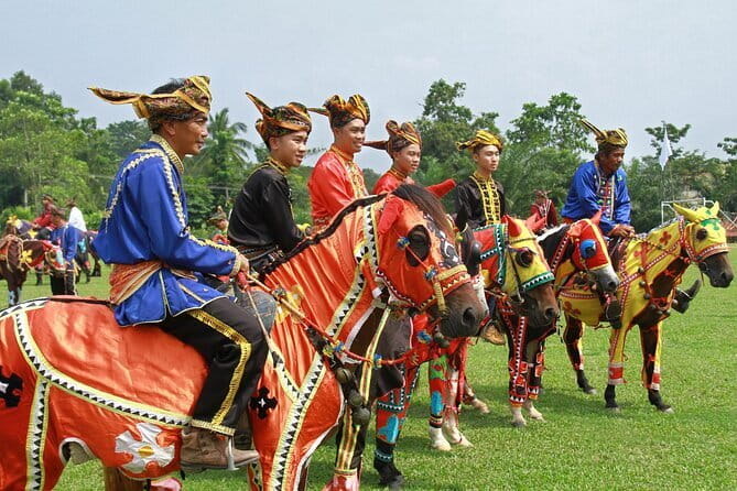 Kota Kinabalu Half Day City Tour with Professional Tour Guide - The optional handicraft market stop, how to use it wisely