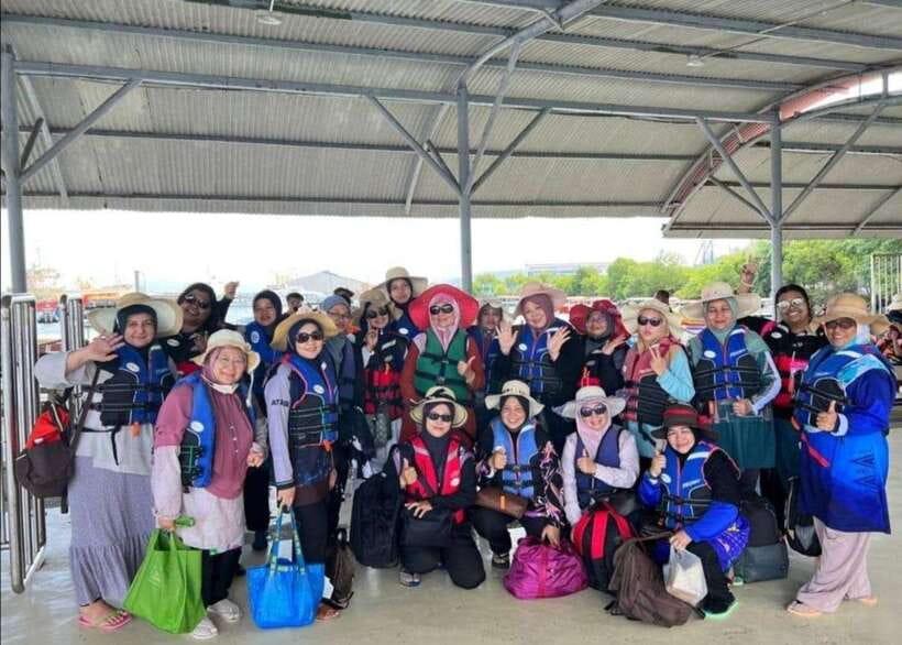 Kota Kinabalu Islands Hoping - Meeting at Jesselton Point and the speedboat schedule reality