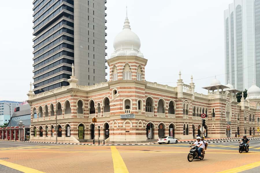 Kuala Lumpur: 4-Hour Tour & KL Towers Visit [Private] - Petronas Twin Towers: photo stop only, but still the right move