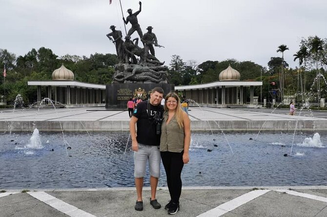 Kuala Lumpur Airport Transit Tour (4 hours) - Petronas Twin Towers: an iconic stop, with paid entry options