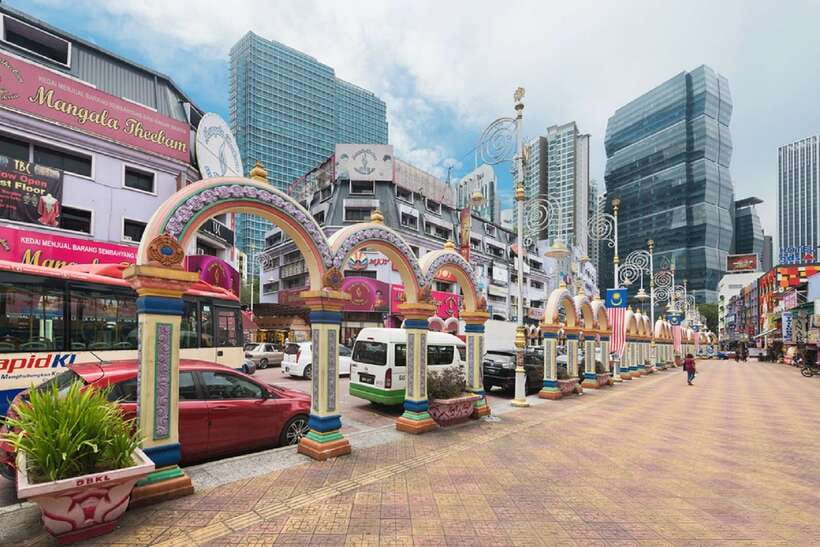 Kuala Lumpur: Batu Caves & Historic Buildings Tour - Central Market and retail therapy without losing the day