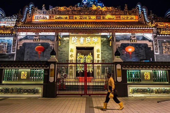 Kuala Lumpur by Night: Cultural Sights, City Lights & Local Vibes - Petronas Twin Towers photo stop: quick views, no long linger