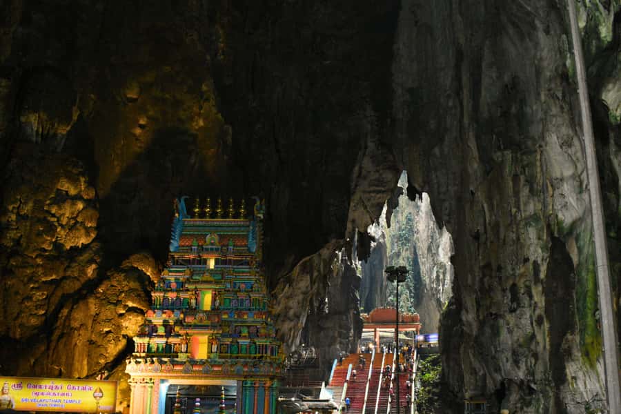 Kuala Lumpur: Cameron Highlands Highlights & Batu Caves Tour - The Cameron tea country stops: Bharat Plantation photo stop and Tanah Rata lunch