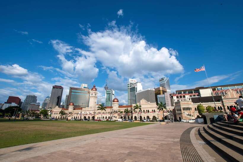 Kuala Lumpur: City Sights, Batu Caves and Fireflies Day Trip - Melawati Hill in Kuala Selangor: Altingsburg Lighthouse and monkey time