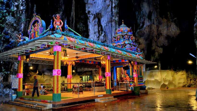 Kuala Lumpur: City Tour & Batu Caves Combo - Batik workshop at East Coast Batik, plus Belice Chocolate for a real break