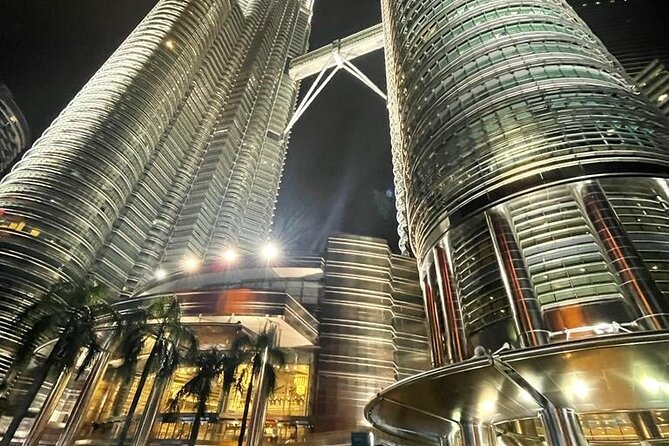 Kuala Lumpur City Tour with Petronas Twin Tower Admission Ticket - National Mosque (Masjid Negara): short stop, big visual impact