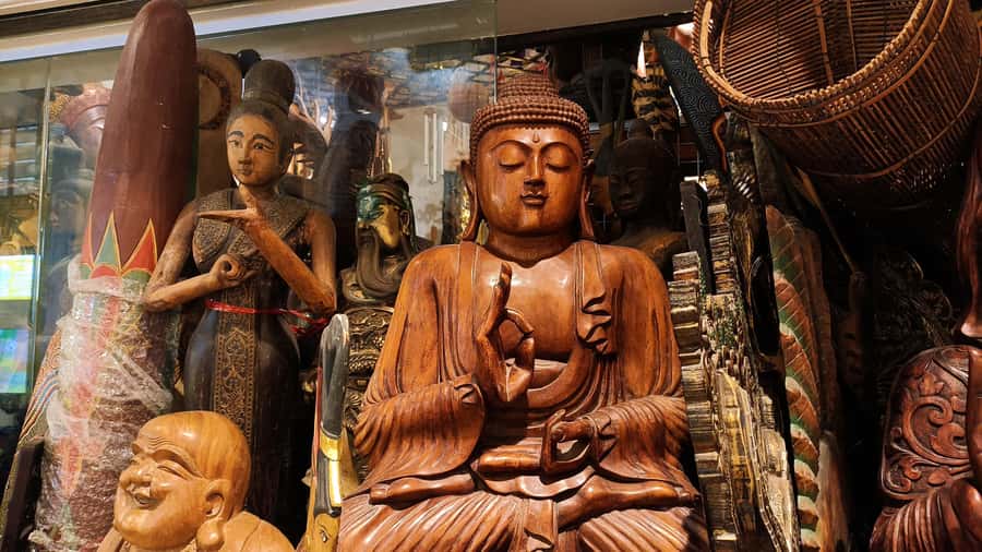 Kuala Lumpur: Evening Tour with Kuala Lumpur Tower Tickets - Maha Mariamman Temple (1873) and the Hindu Sculpture Details You Might Miss