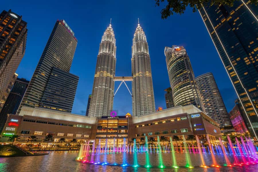 Kuala Lumpur: Evening Tour with Kuala Lumpur Tower Tickets - Petronas Twin Towers Photo Stops, Independence Square, and the River of Life