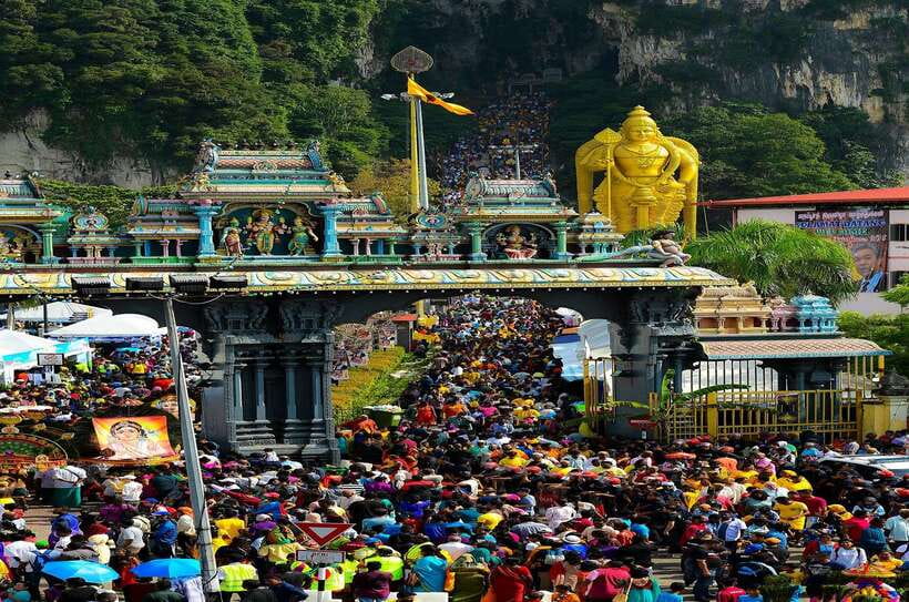 Kuala Lumpur Full-Day Sightseeing Tour with Batu Caves - Petronas Twin Towers and its sky bridge, plus the ticket reality