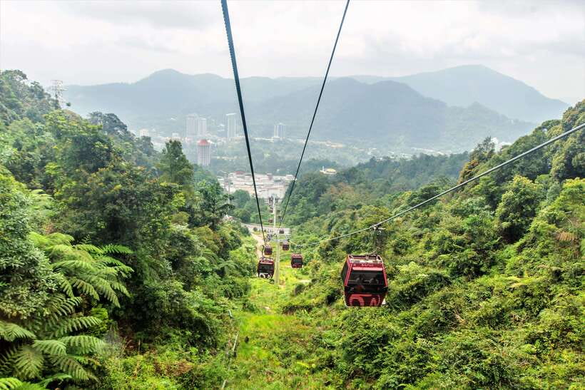 Kuala Lumpur: Genting Highland Tour with SkyWorld Theme Park - Riding up: Genting Skyway Cable Car and Awana SkyWay gondolas