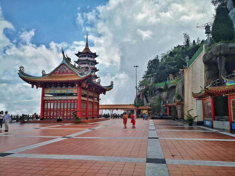 Kuala Lumpur: Genting Highlands & Batu Caves Day Trip - Genting Highlands Free Time: Casino, Theme Parks, Shopping