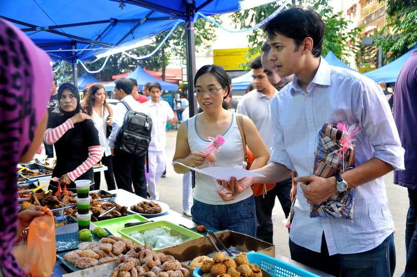 Kuala Lumpur: Half Day Local Food Walking Tour - River of Life and Masjid Jamek: quick landmark context before you eat