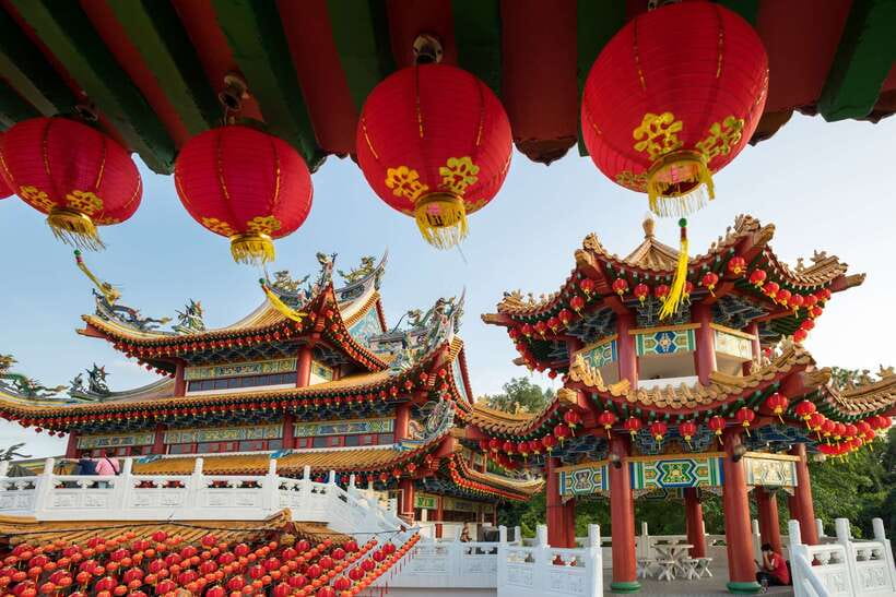 Kuala Lumpur: Half-Day Photo Tour with Petronas Twin Towers - Perdana Botanical Garden reset, then National Monument meaning